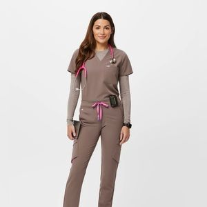 Figs Smokey Taupe Catarina - One-Pocket Scrub Top - L